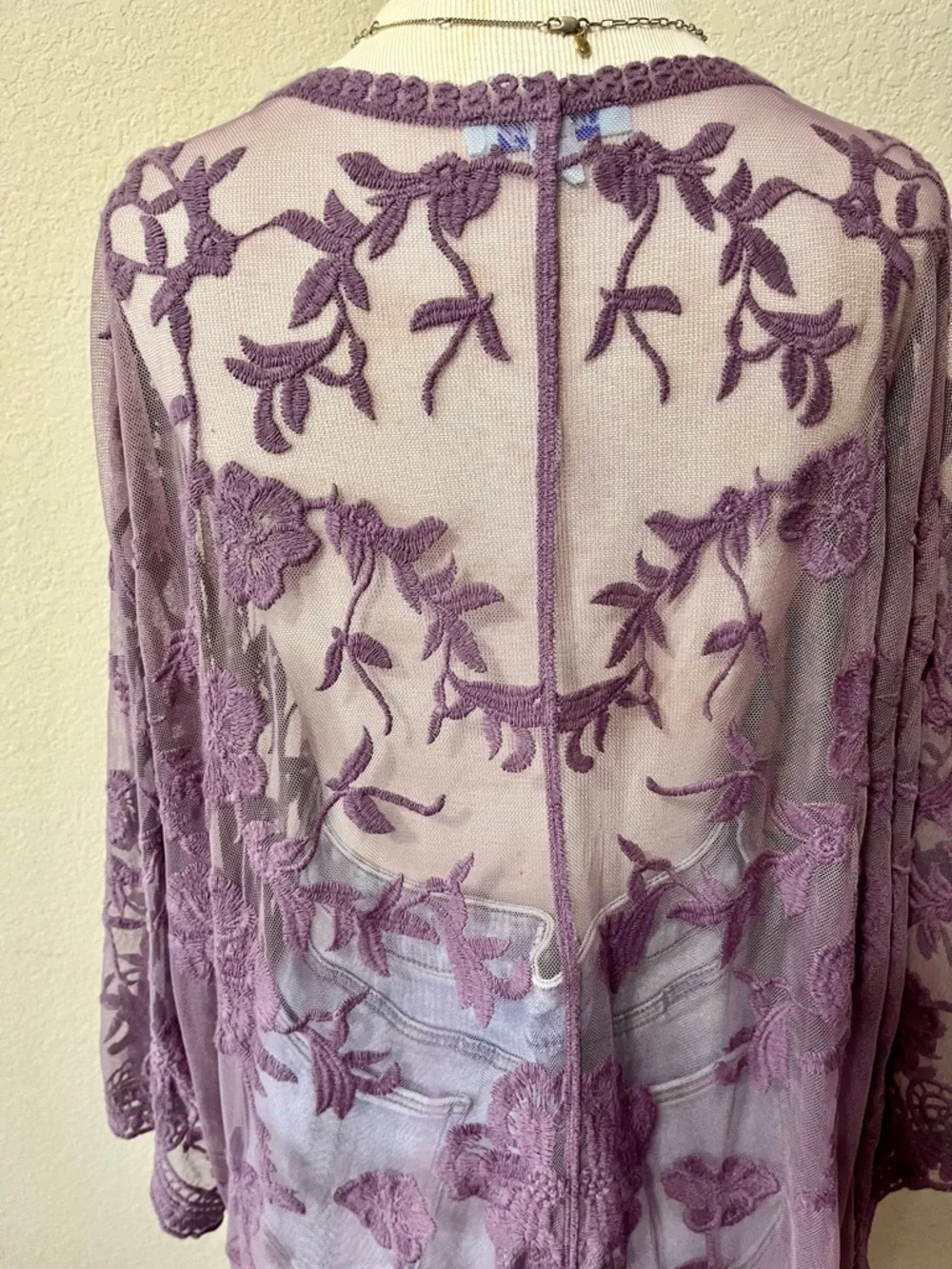 She + Sky Mauve Lace Embroidered Kimono - Picture 7 of 8